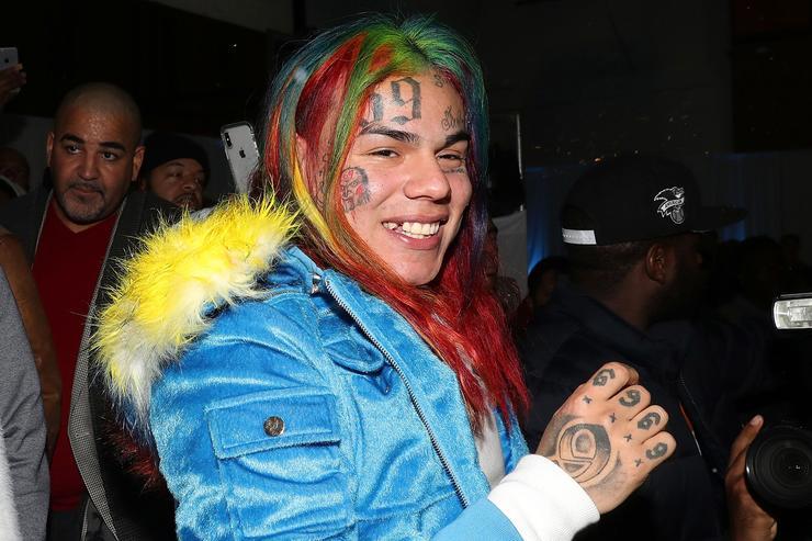 Tekashi 6ix9ine Reportedly Refuses to Talk to Police About Robbery